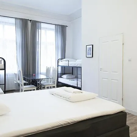 Little Britain Aparthotel Sauna&Daily Spa Hen&Stag Do Aparthotel 2*
