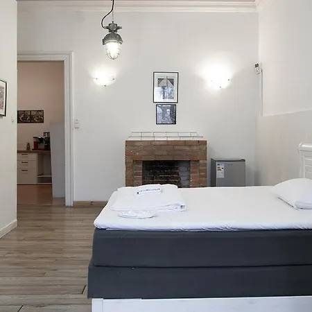 Little Britain Aparthotel Sauna&Daily Spa Hen&Stag Do Krakov