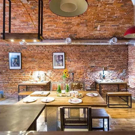 Little Britain Aparthotel Sauna&Daily Spa Hen&Stag Do Krakov