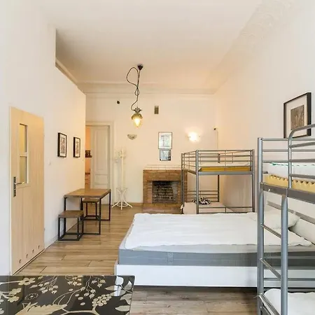 Little Britain Aparthotel Sauna&Daily Spa Hen&Stag Do Aparthotel 2*