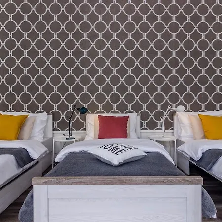 Apartahotel Little Britain Aparthotel Sauna&Daily Spa Hen&Stag Do 2*